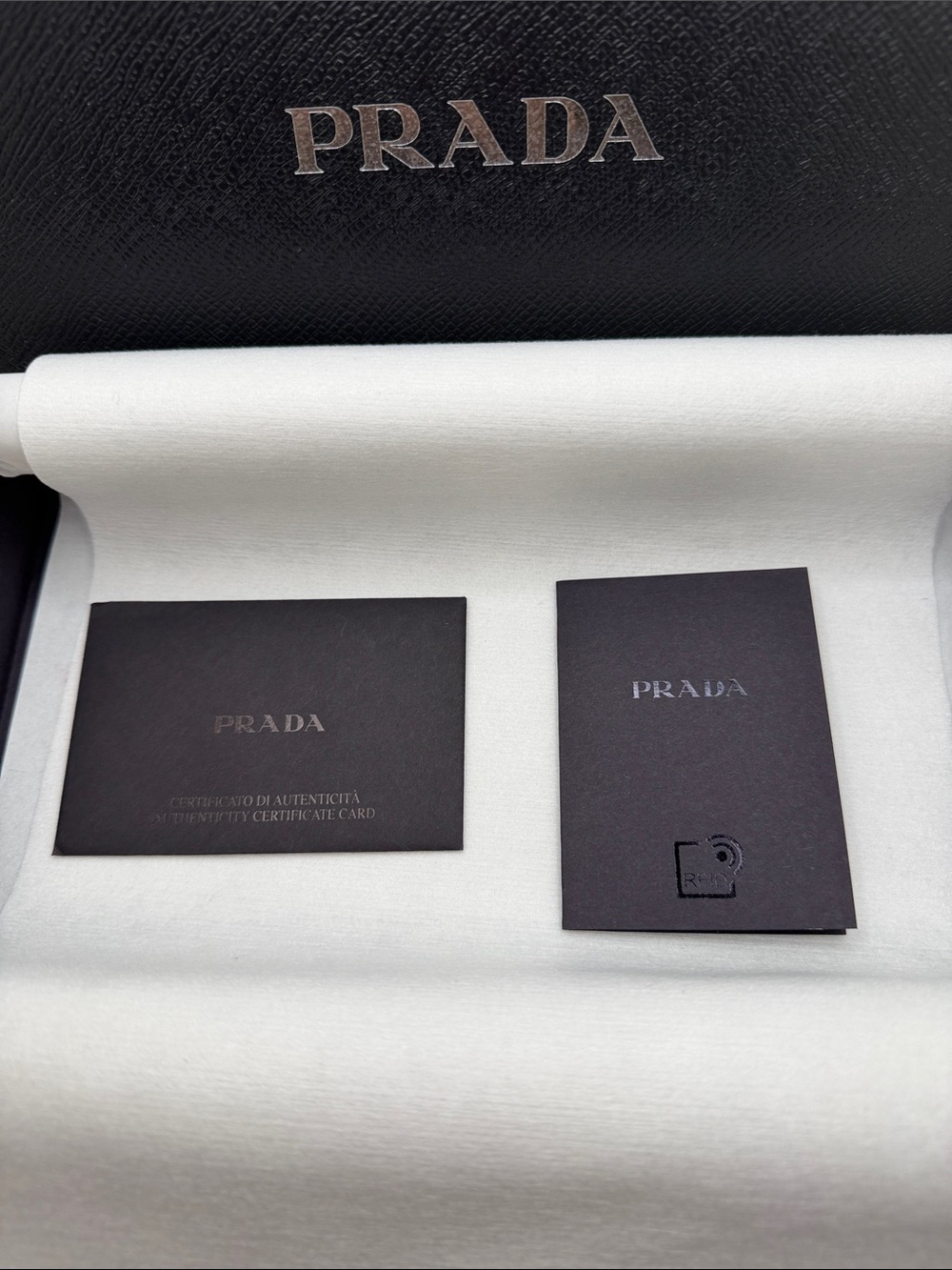 Prada black leather wallet ghw (full set) - Picture 4 of 4